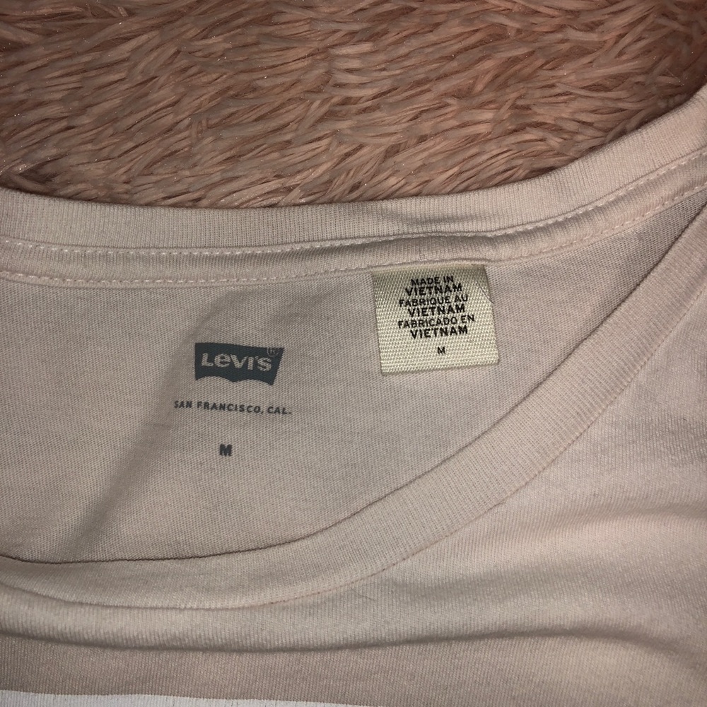 Levi’s Top - Picture 2 of 3